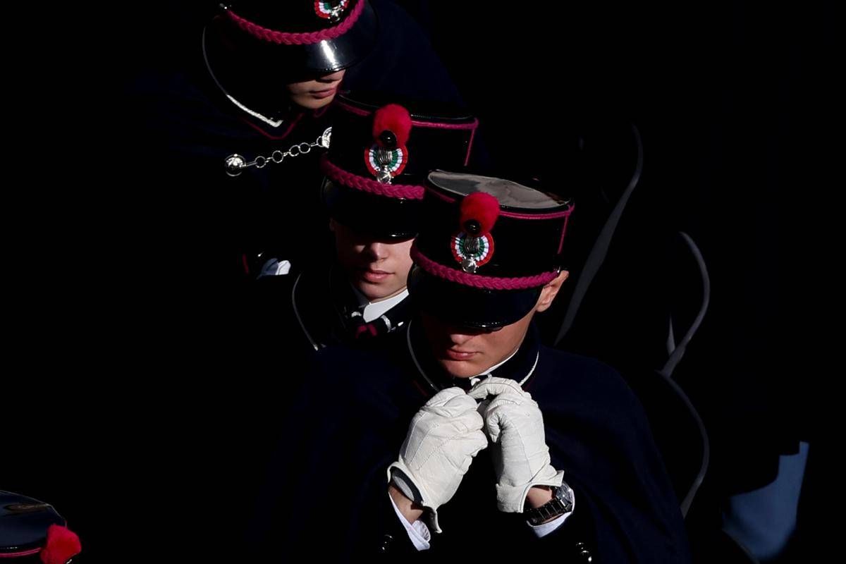 Milano, violenze sessuali per superare esami alla scuola militare Teulié: arrestato un professore
