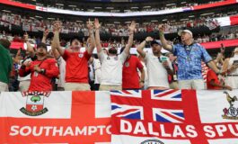 Mondiali Inghilterra vince e tifosi festeggiano. con gli Oasis 265x160