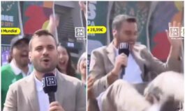 Mondiali tifosi del Messico fanno volare giornalista Dazn 265x160