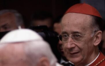 Morto a 95 anni il cardinale Camillo Ruini storico presidente della Cei 364x230