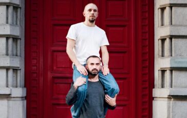 Moschino Loris Messina e Simone Rizzo sono i nuovi direttori creativi 364x230