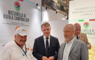 Mozzarella dop Consorzio a New York per mostrare a pubblico Usa come nasce bufala campana 364x230