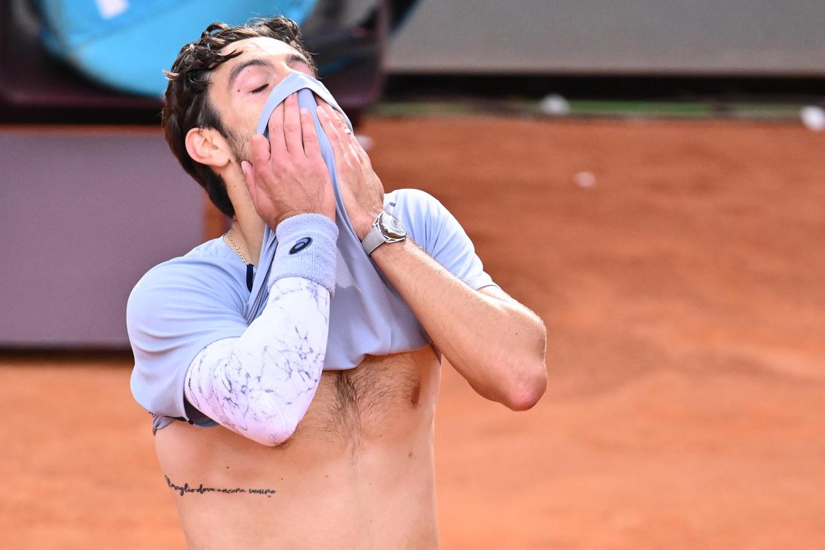 Musetti salta anche Wimbledon: "Preparazione incompleta, ci vediamo presto"