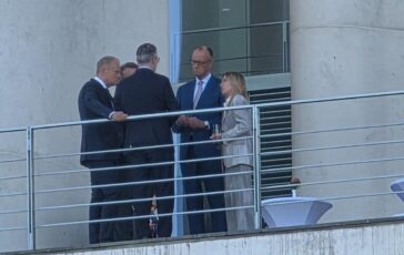 Nato Meloni a Berlino per il vertice E5 summit con Merz Starmer Macron e Tusk 364x230