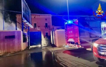 Palermo nuovo incendio a Sicily by car di Dragotto distrutte diverse auto 364x230