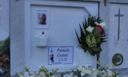 Pamela Genini carabinieri Basta una persona per spostare il feretro 265x160