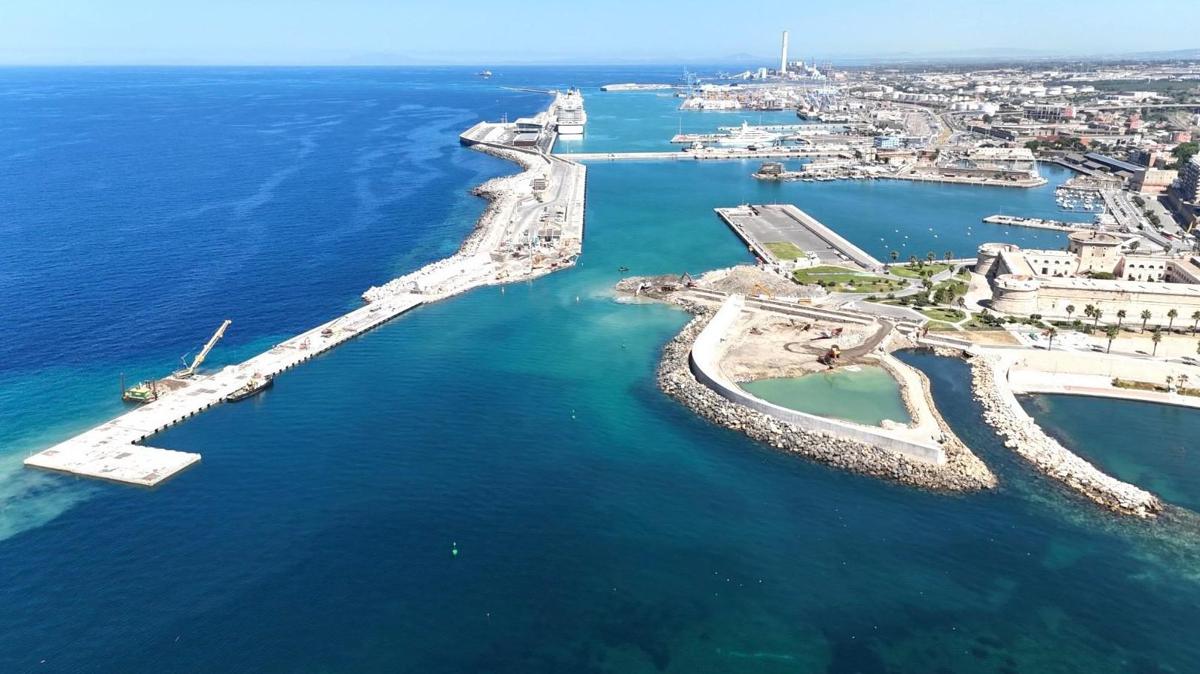 Porti, da oggi attiva apertura a Sud del porto di Civitavecchia