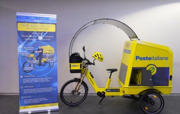 Poste Italiane al via dai Navigili a Milano la sperimentazione con cargo e bike 364x230