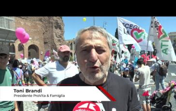 Pro Vita Famiglia Brandi ‘Un figlio non toglie il futuro un figlio e il futuro 364x230
