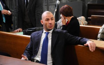 Riccardo Bossi confermata la condanna per maltrattamenti nei confronti della madre 364x230