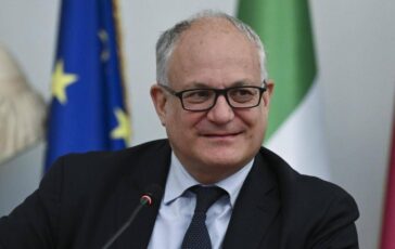 Roberto Gualtieri oggi la videointervista al sindaco di Roma in diretta sul sito dellAdnkronos 364x230