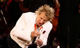 Rod Stewart malore nel concerto e maschera per lossigeno sul palco 265x160