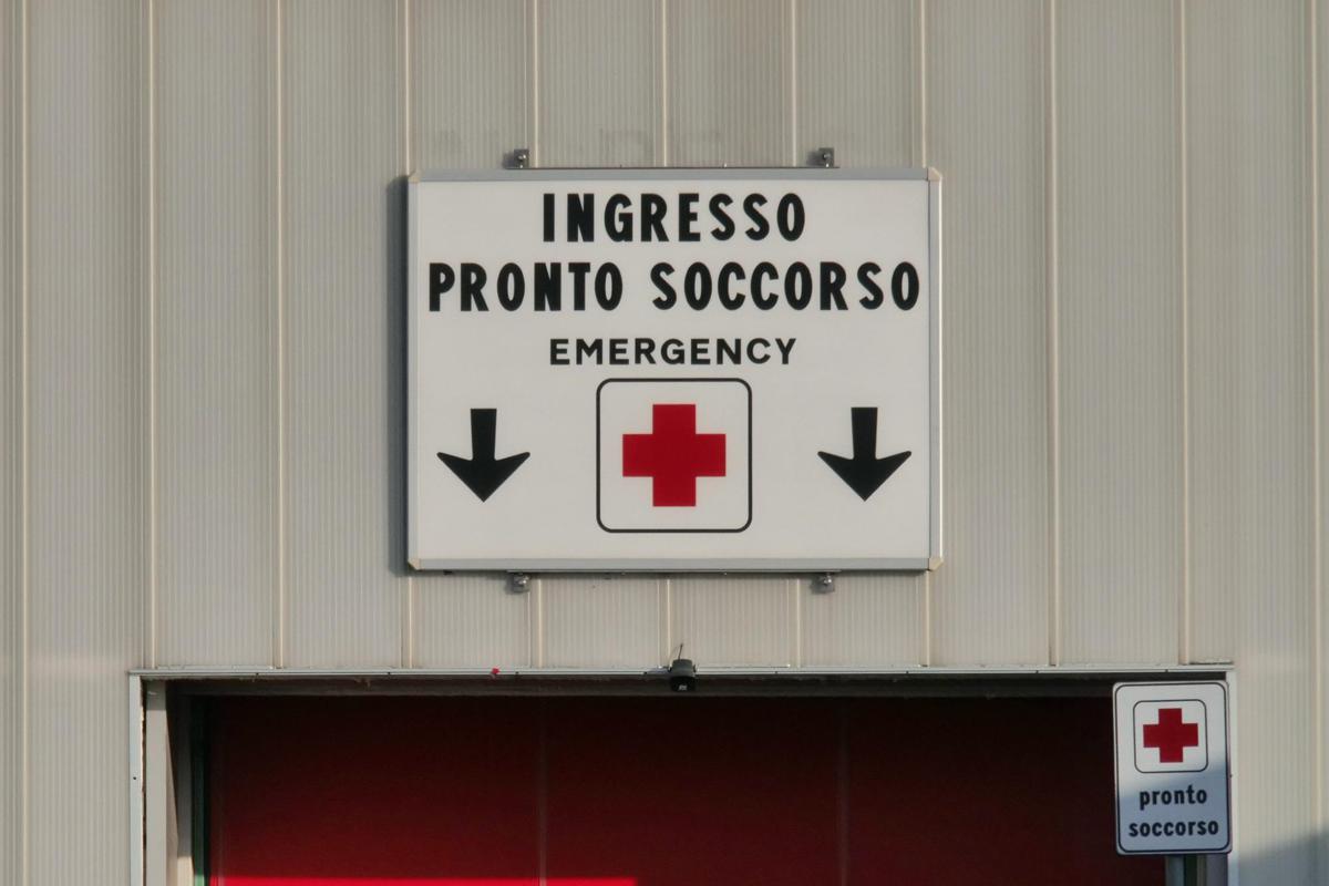 Roma, donna presa a pugni al volto al Pigneto: aggressore in fuga