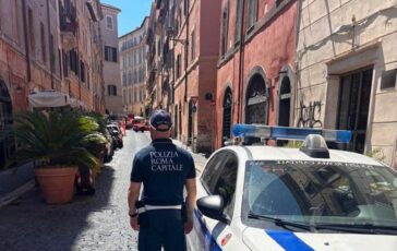 Roma esplosione in casa in centro storico un ferito 364x230