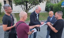 Roma non dimentica Falcao selfie e autografi con i tifosi poi spunta. la storica maglia numero 5 265x160