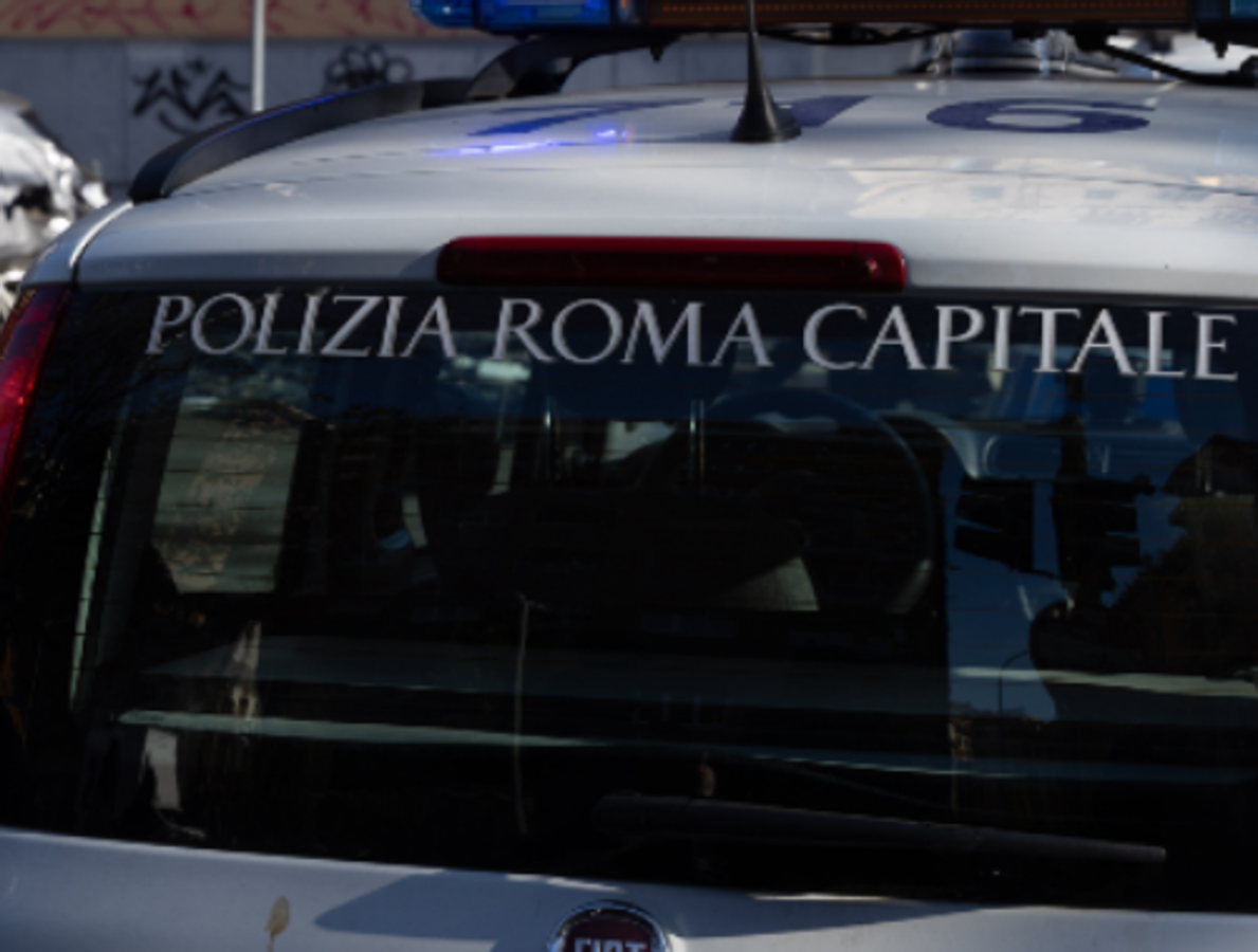 Roma, scontro tra auto e moto: muore sul colpo un 42enne