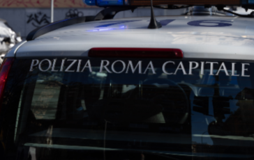 Roma scontro tra auto e moto muore sul colpo un 42enne 364x230