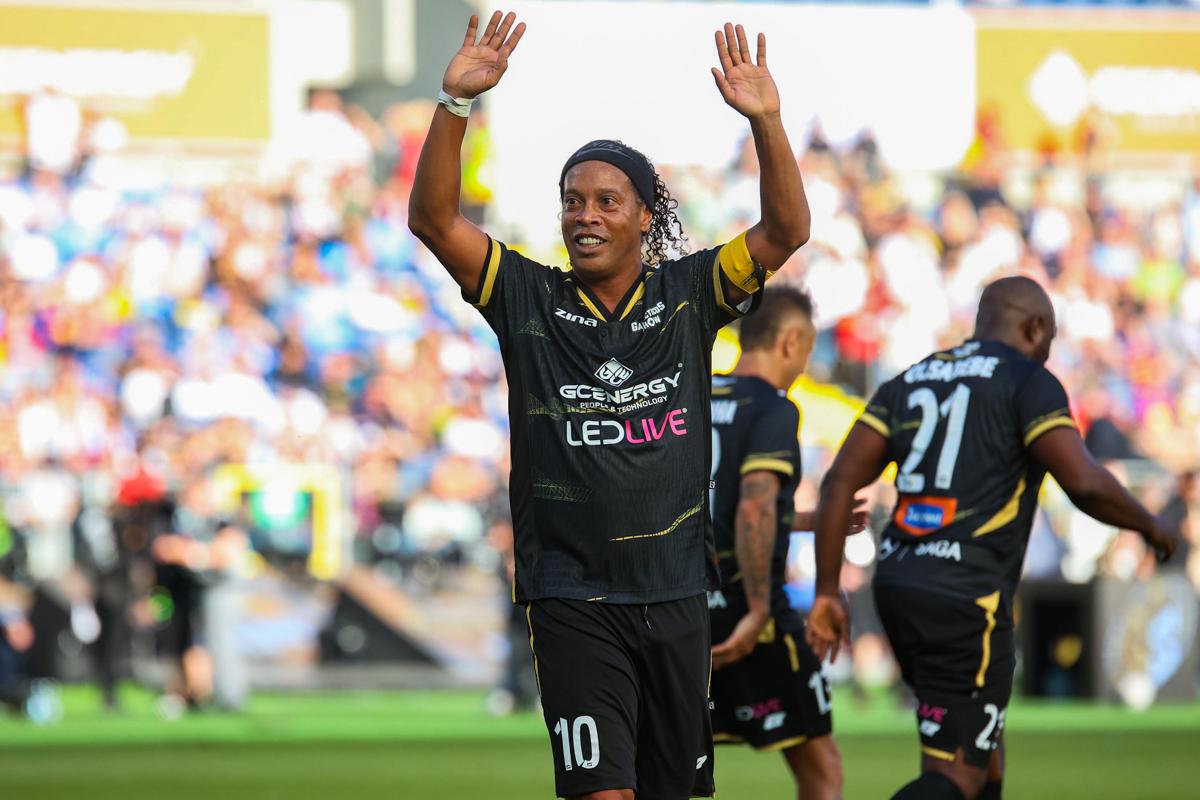 Ronaldinho, annuncio a sorpresa: giocherà nel Ravenna in Serie C