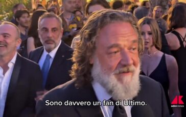 Russell Crowe Io sono un grande fan di Ultimo tifa Roma ma lo perdono poster 364x230