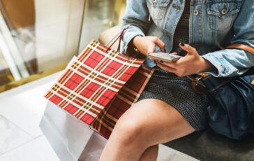 Saldi estivi cambia tutto per gli acquisti online arriva il nuovo pulsante di recesso 364x230