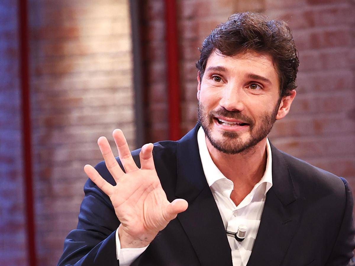 Sanremo 2027, De Martino annuncia le date: dal 16 al 20 febbraio