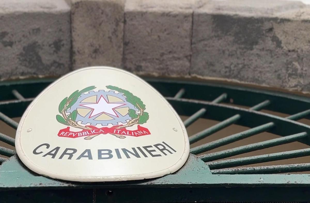 Sesso in pieno centro a Gazoldo degli Ippoliti, testimoni mandano video a carabinieri: coppia denunciata