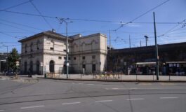 Si blocca treno a Milano sotto il sole 300 passeggeri senza aria condizionata 265x160