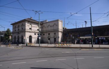 Si blocca treno a Milano sotto il sole 300 passeggeri senza aria condizionata 364x230