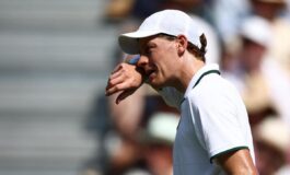 Sinner perde un set a Wimbledon e preoccupa Che gli succede 265x160