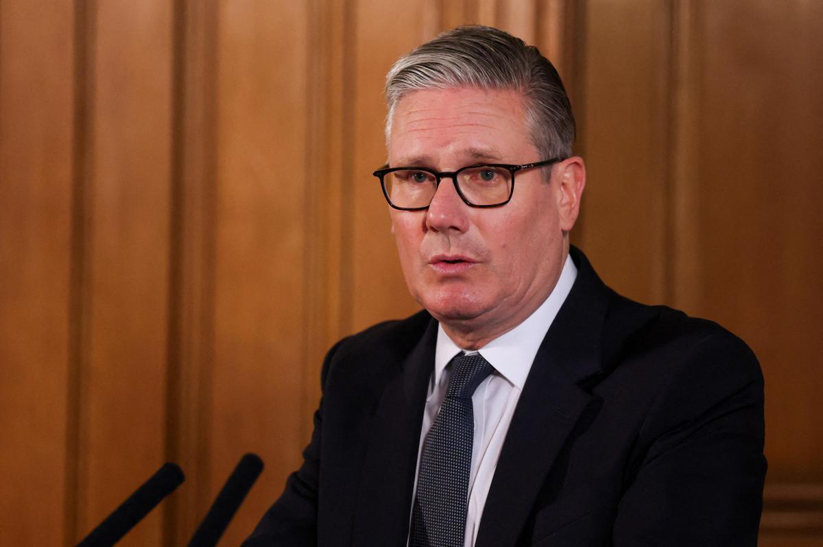Starmer: "Intercettata nella Manica una petroliera della flotta ombra russa"