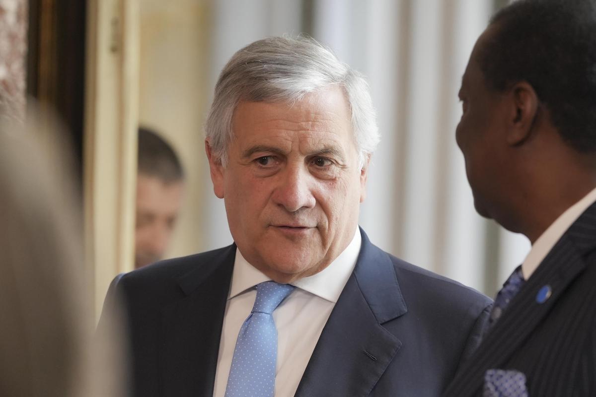 Tajani: "Liberi gli attivisti italiani della Flotilla detenuti in Libia"