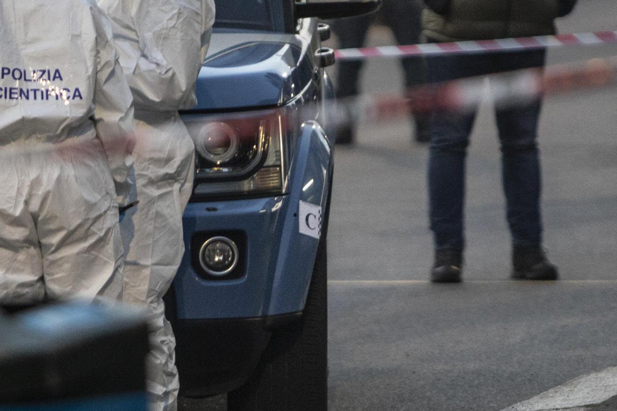 Torino, madre e figlia trovate morte in casa: omicidio-suicidio tra ipotesi