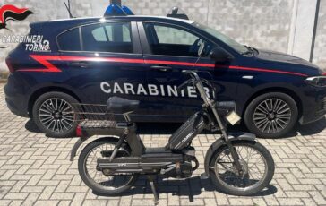 Torino motorino rubato nel 1984 ritrovato e restituito al proprietario 42 anni dopo 364x230
