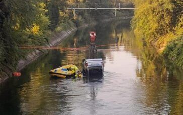 Tragedia a Senago auto con 9 giovani a bordo finisce in un canale tre morti 364x230