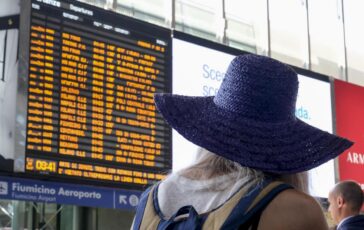 Treni rallentata tratta Napoli Roma linea danneggata e ritardi 364x230