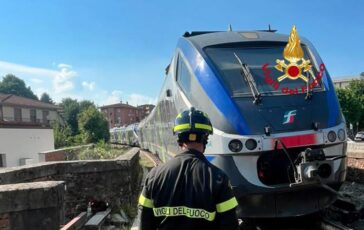 Treno regionale esce dai binari nel Fiorentino evacuati i passeggeri nessun ferito 364x230