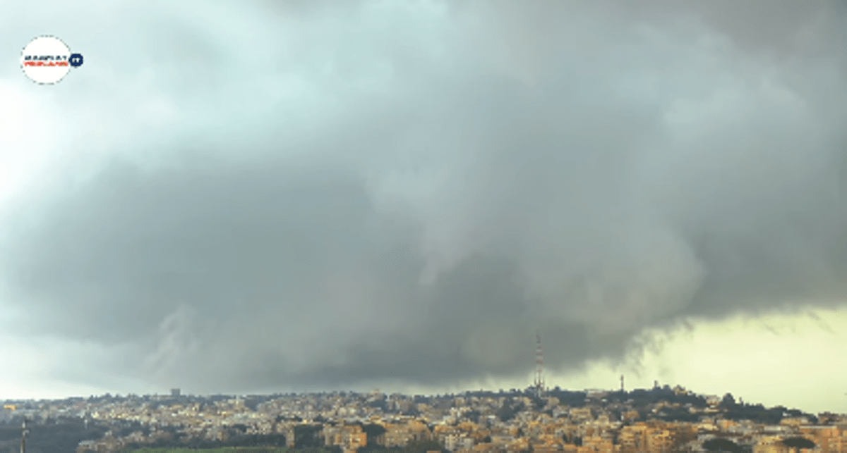 Tromba daria a Roma alberi e rami caduti ma nessun ferito il video del vortice