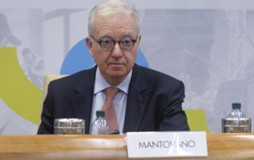 Truffa su Whatsapp falsi messaggi attribuiti a Mantovano la nota di Palazzo Chigi 364x230