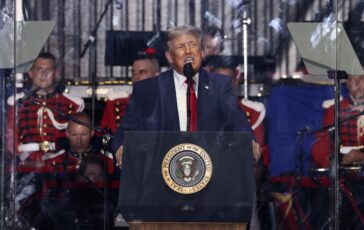 Trump apre festeggiamenti 250 anni degli Usa in stile Maga America e tornata 364x230