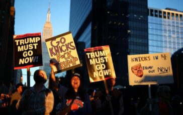 Trump fischiato al Madison Square Garden i Knicks perdono la gara 3 364x230