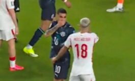 Turchia Paraguay Almiron copre la bocca mentre parla cartellino rosso e espulsione 265x160