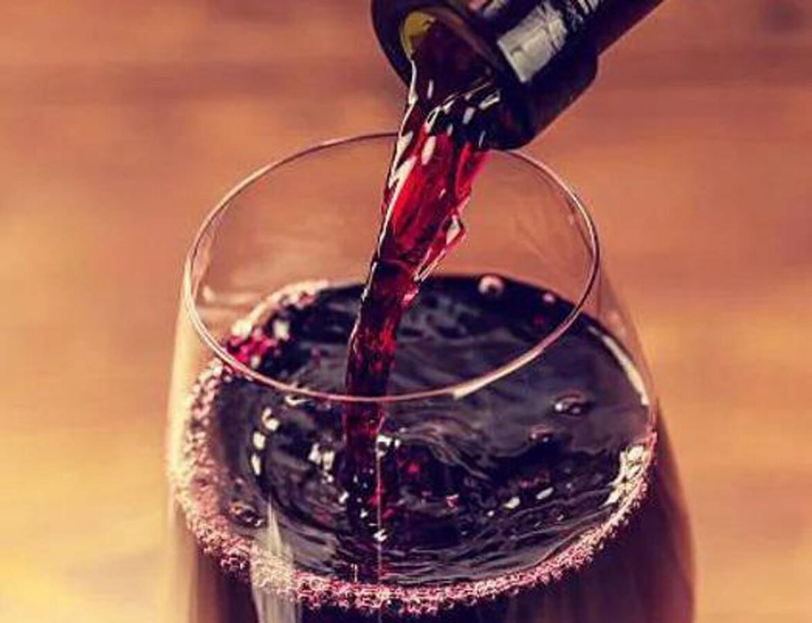 Ubriachi senza bere vino o birra? Colpa di una rara sindrome, cosa dice il medico