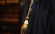 uccise il padre a coltellate per legittima difesa 20enne assolta in appello 2