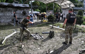 Ucraina Russia attacca ancora decine di droni su Zaporizhzhia un morto 364x230