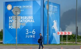 Ucraina Russia attacco di droni su San Pietroburgo. Trump Zelensky e Putin risolvano da soli 265x160