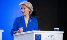 Ucraina nuove sanzioni Ue alla Russia dal divieto ex combattenti alla stretta sulla pesca 265x160