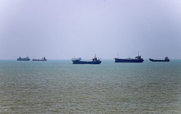 Usa Iran resta nodo Hormuz. Trump Nessun pedaggio durante e dopo cessate il fuoco. Oggi colloqui in Svizzera 364x230