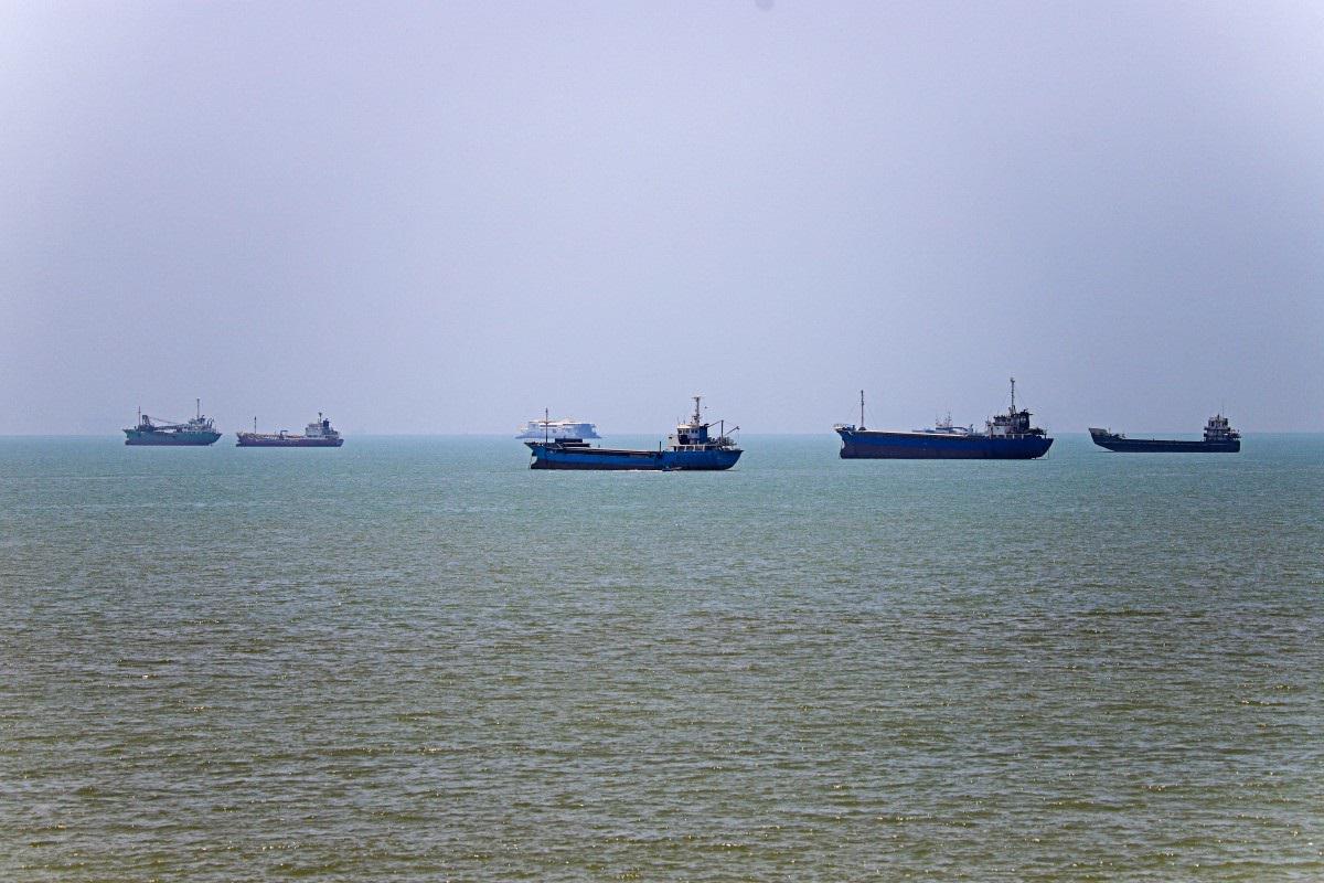 Usa-Iran, resta nodo Hormuz. Trump: "Nessun pedaggio durante e dopo cessate il fuoco". Oggi colloqui in Svizzera