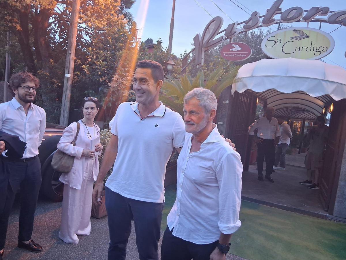 Vannacci e Alemanno a cena: "Berremo vino, qui per parlare di tante cose"