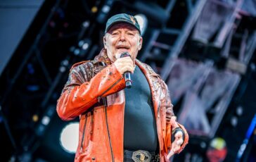 Vasco Rossi il figlio Luca compie 35 anni Gli auguro tanta gioia e salute 364x230